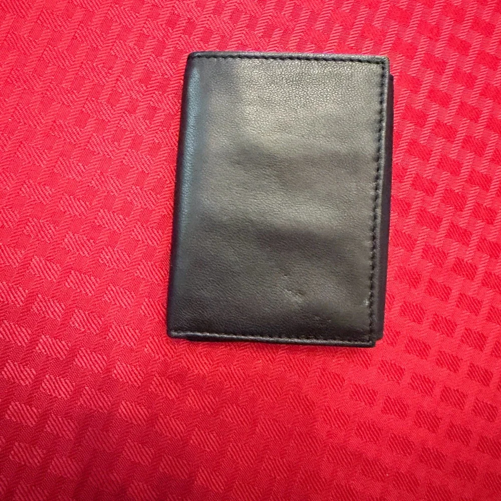 Rolfs Black Leather Trifold Wallet